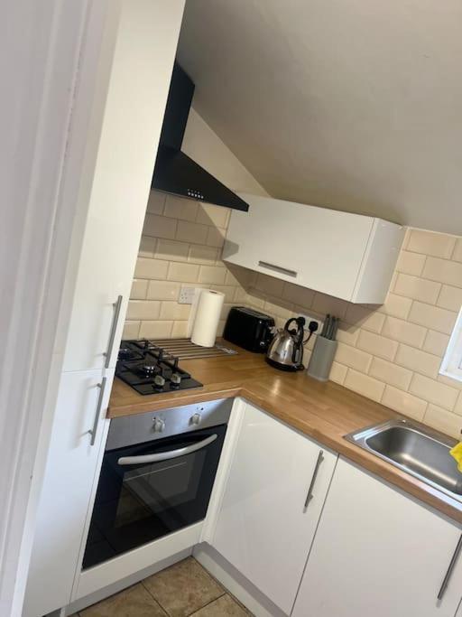 Large Modern Studio Flat Apartament