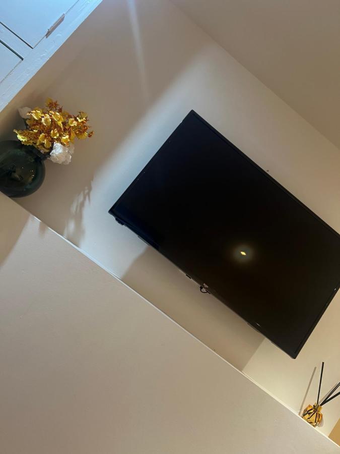 Apartment Large Modern Studio Flat London